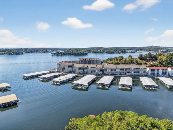 $369,900 | 68 Lighthouse Road, Unit 321, Lake Ozark, MO 65049