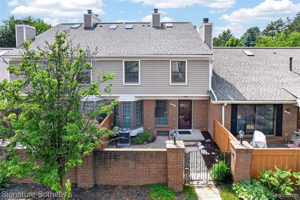 22050 Edgewater, Unit 371 Novi, MI 48375 - Photo 2 of 51