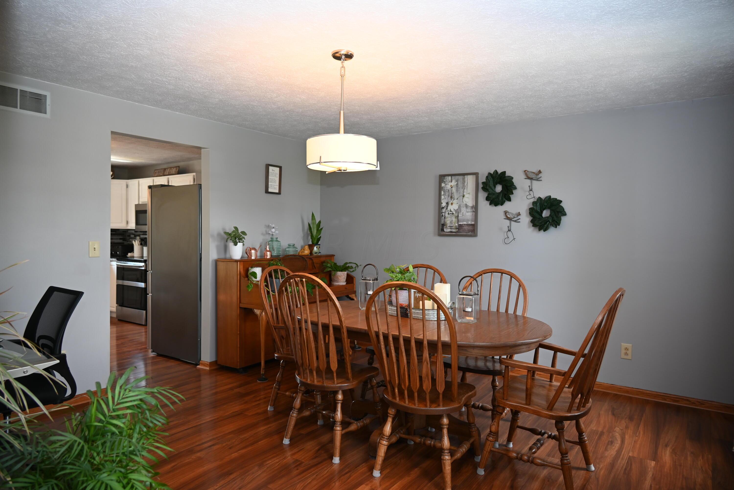 3305 Gooding Road Marion, OH 43302 - Photo 3 of 85 Formal dining room for family and friends dining!