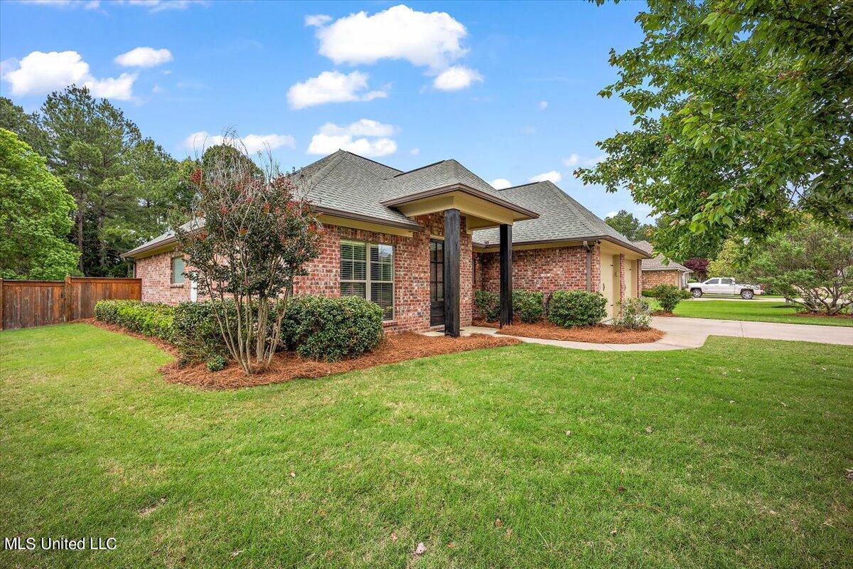 137 Hampton Place Madison, MS 39110 - Photo 2 of 23 02-HTP_7866