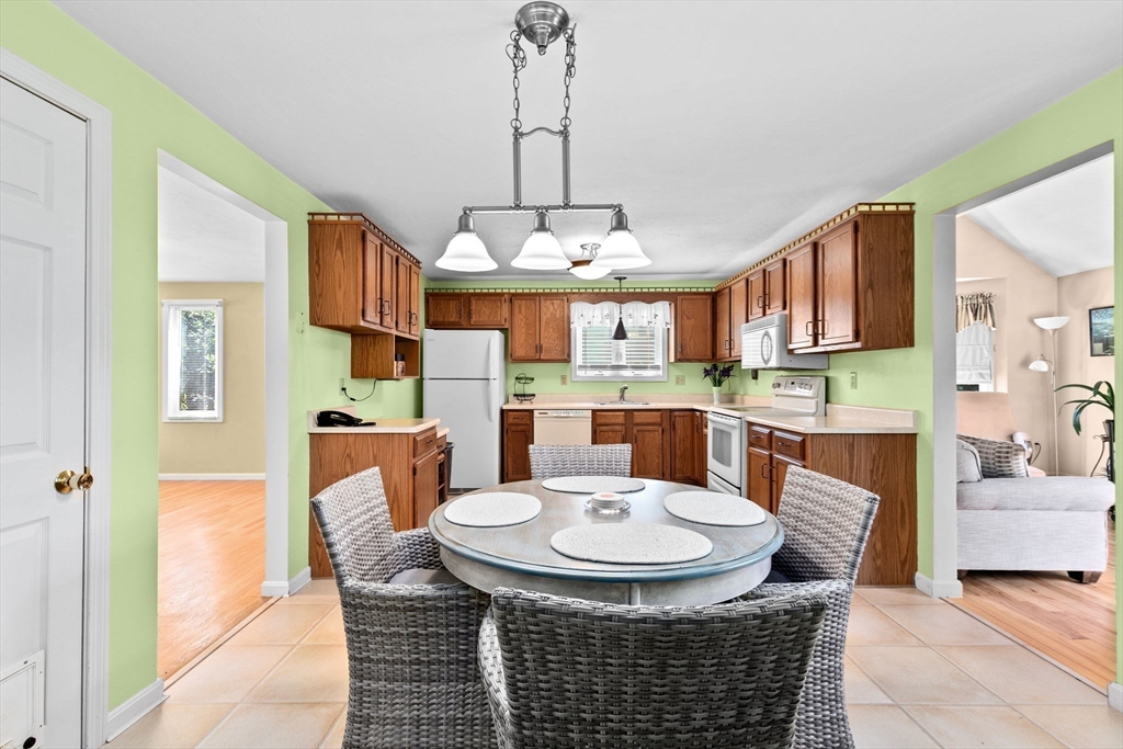 46 Michael Road, Unit 46 Bridgewater, MA 02324 - Photo 9 of 35 Gallery Image 9
