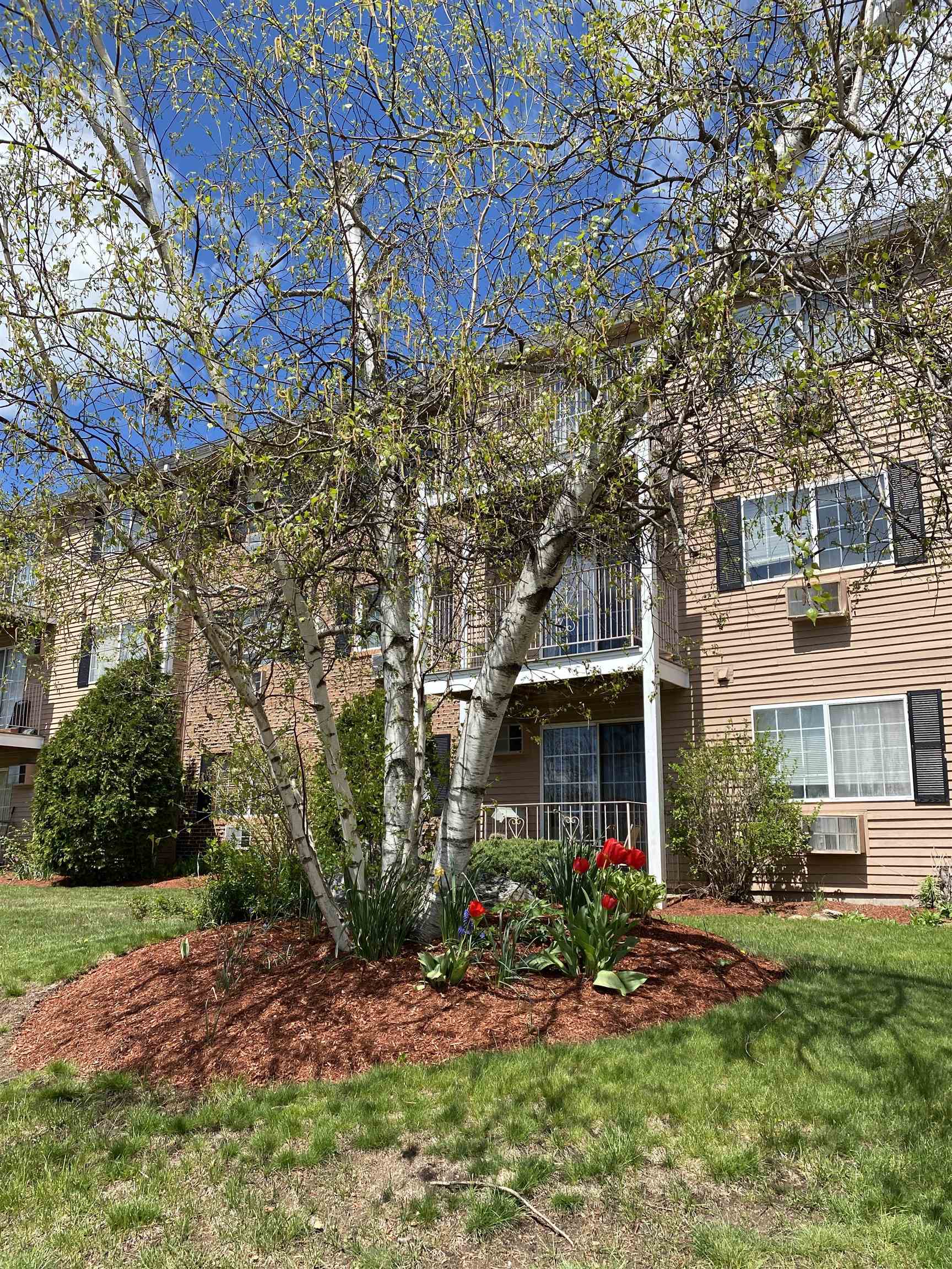 383 Huse Road, Unit 35 Manchester, NH 03103 - Photo 4 of 41
