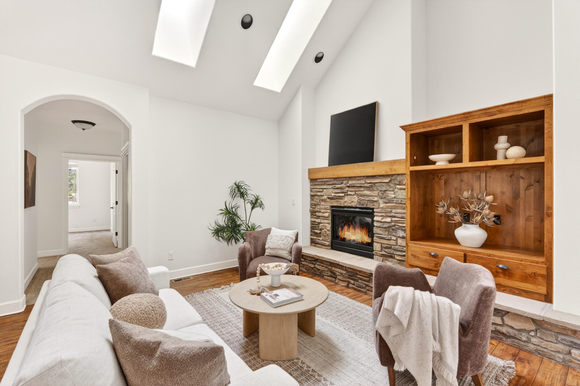60275 Addie Triplett Loop Bend, OR 97702 - Photo 11 of 34 Family Room