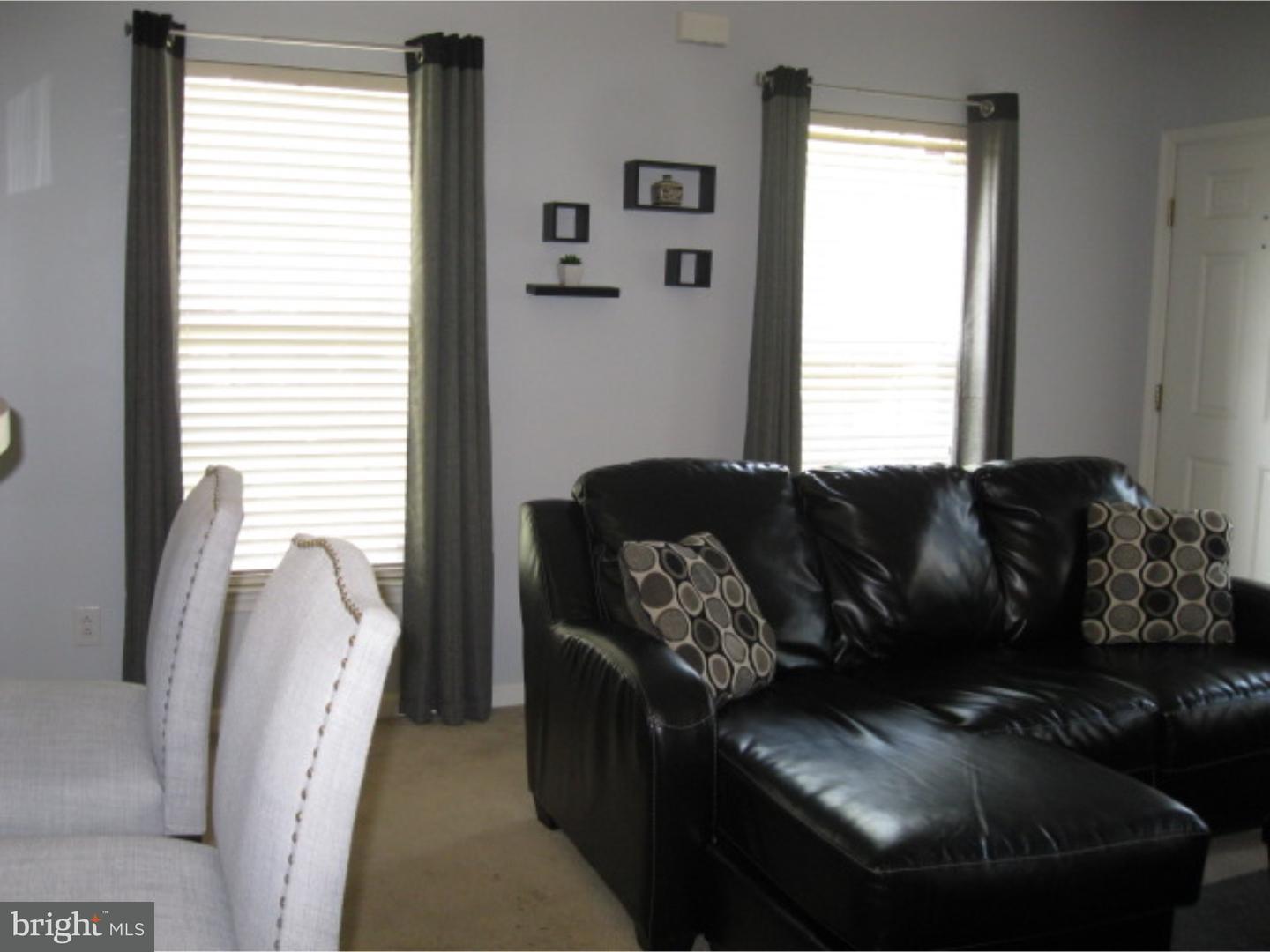 2 Shad Court Riverside, NJ 08075 - Photo 10 of 22 Living Room