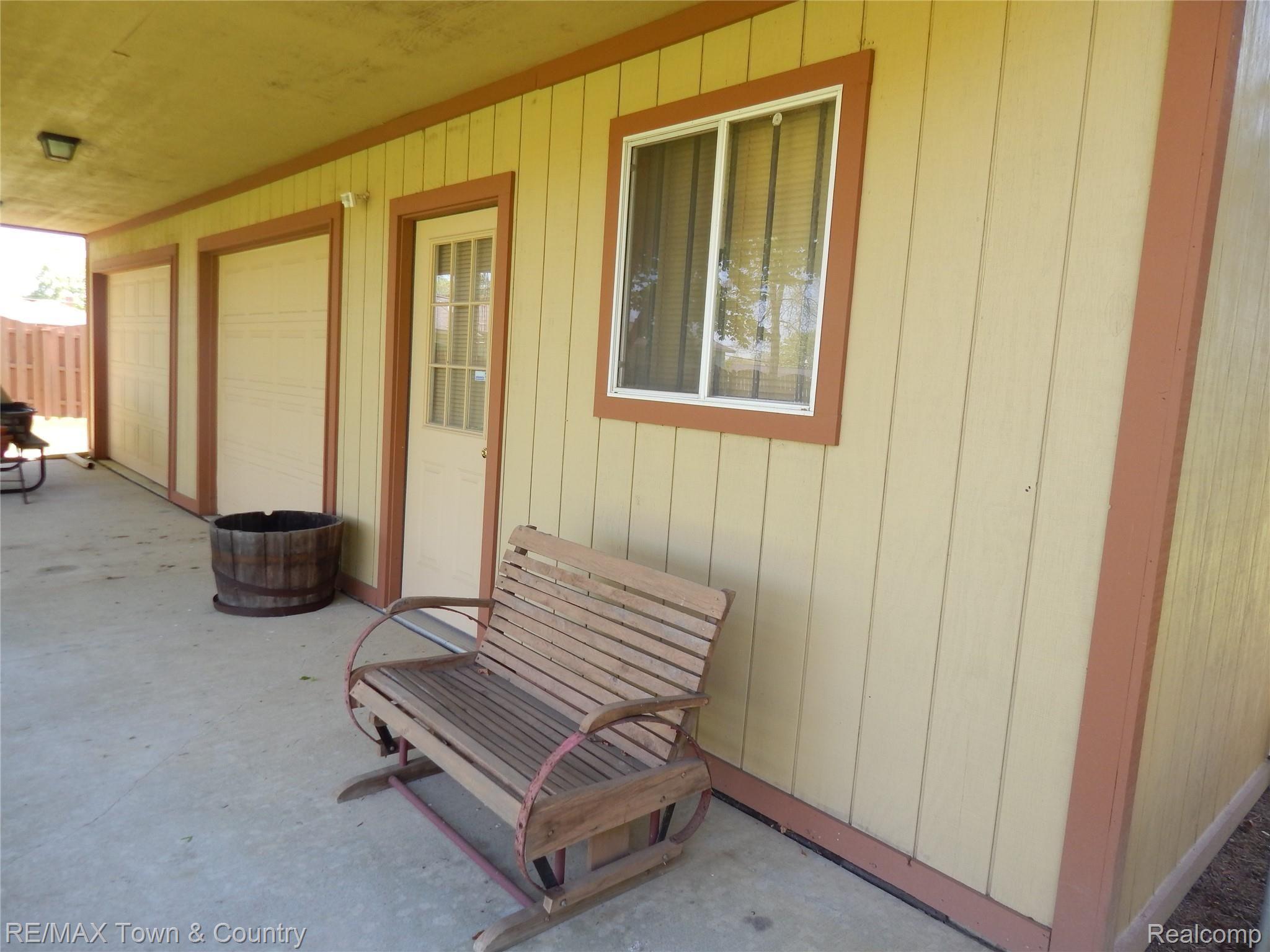 4197 Beecher Road Flint, MI 48532 - Photo 39 of 42 DSCN0998.JPG
