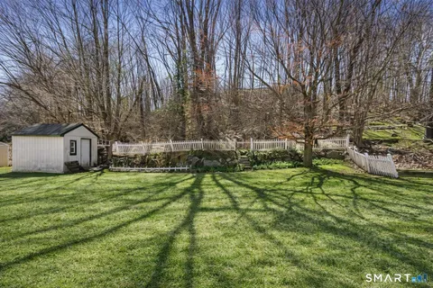 $495,000 | 21 Hawley Rd Extension, Danbury, CT 06811