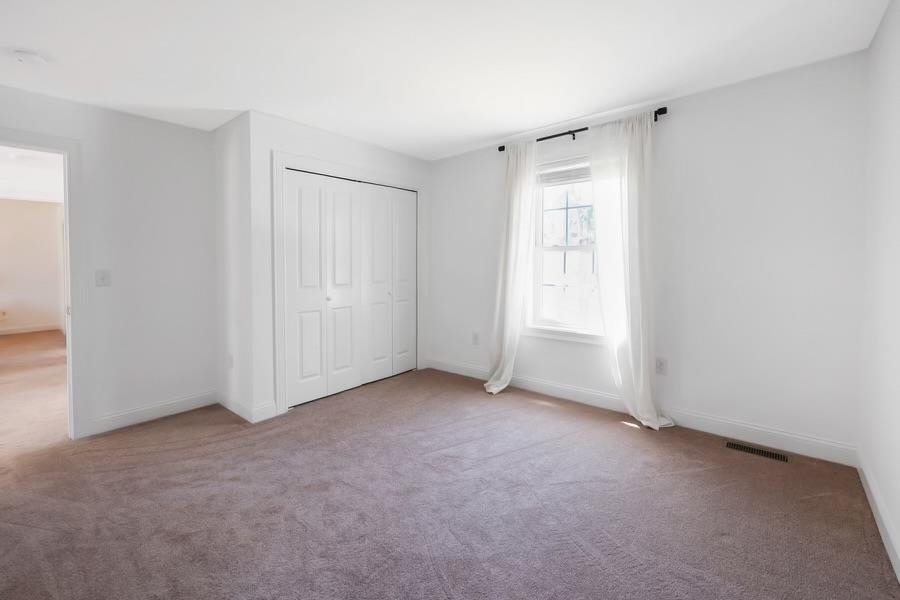 98 Standish Lane Hudson, NH 03051 - Photo 22 of 32