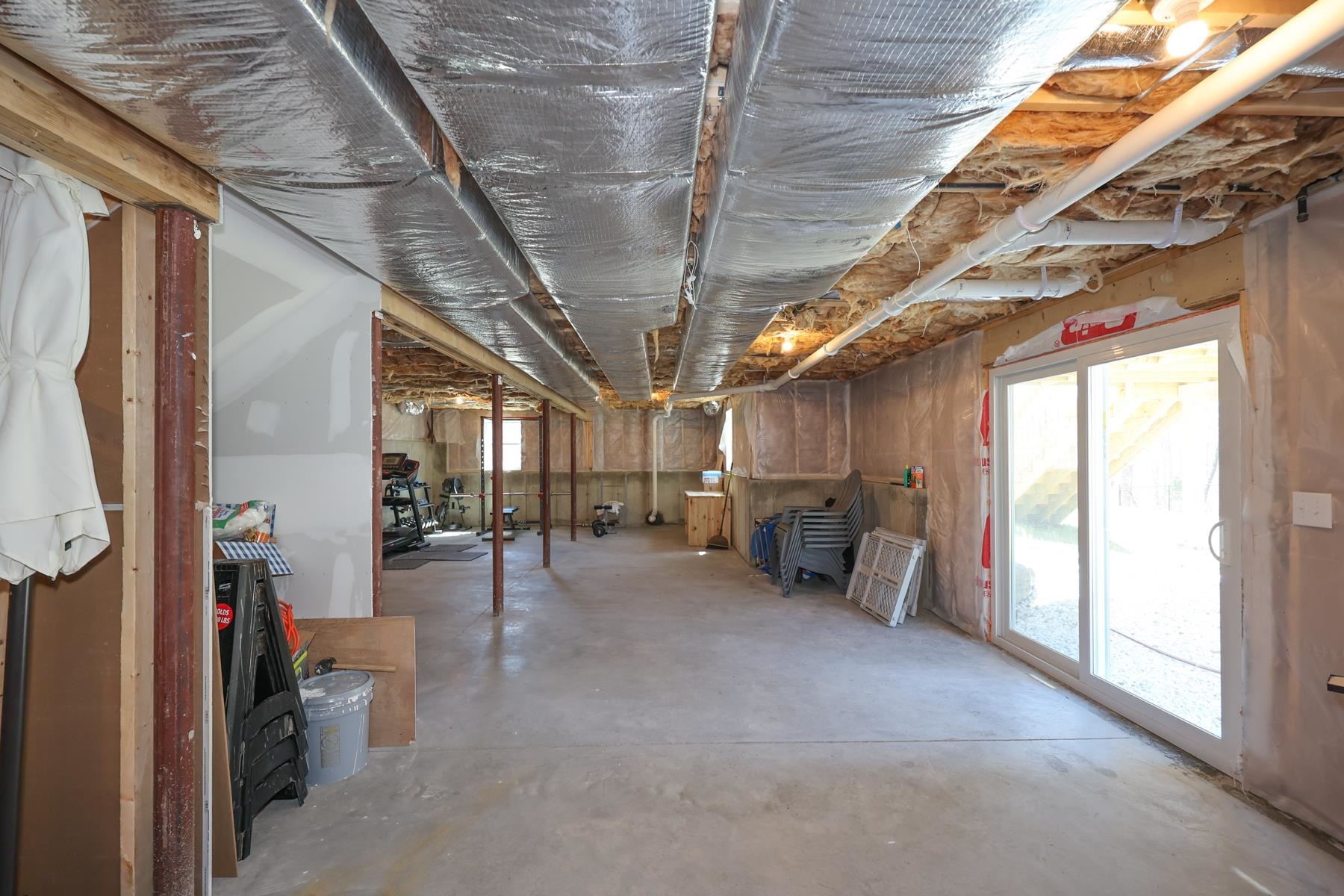 98 Standish Lane Hudson, NH 03051 - Photo 23 of 32