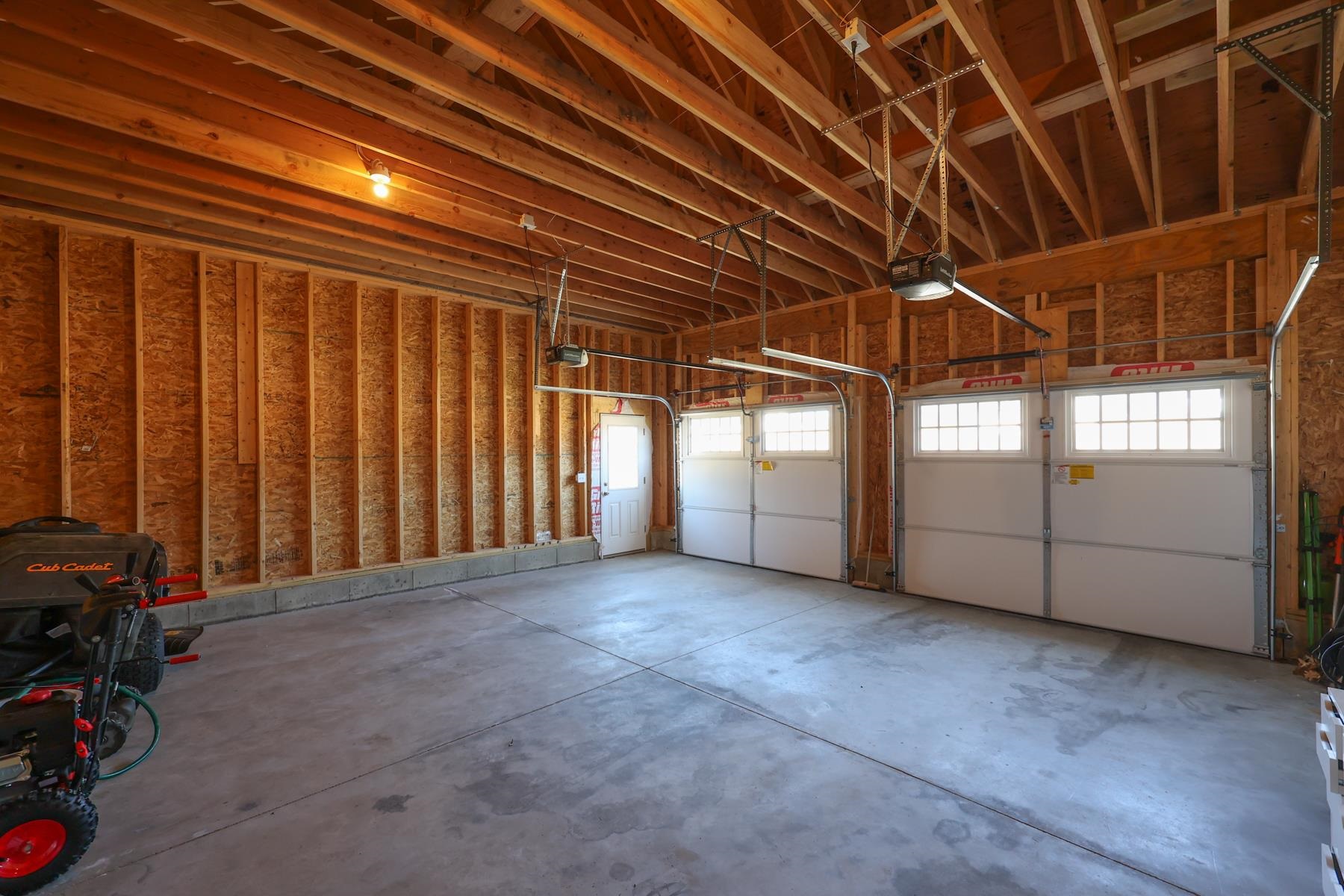 98 Standish Lane Hudson, NH 03051 - Photo 25 of 32