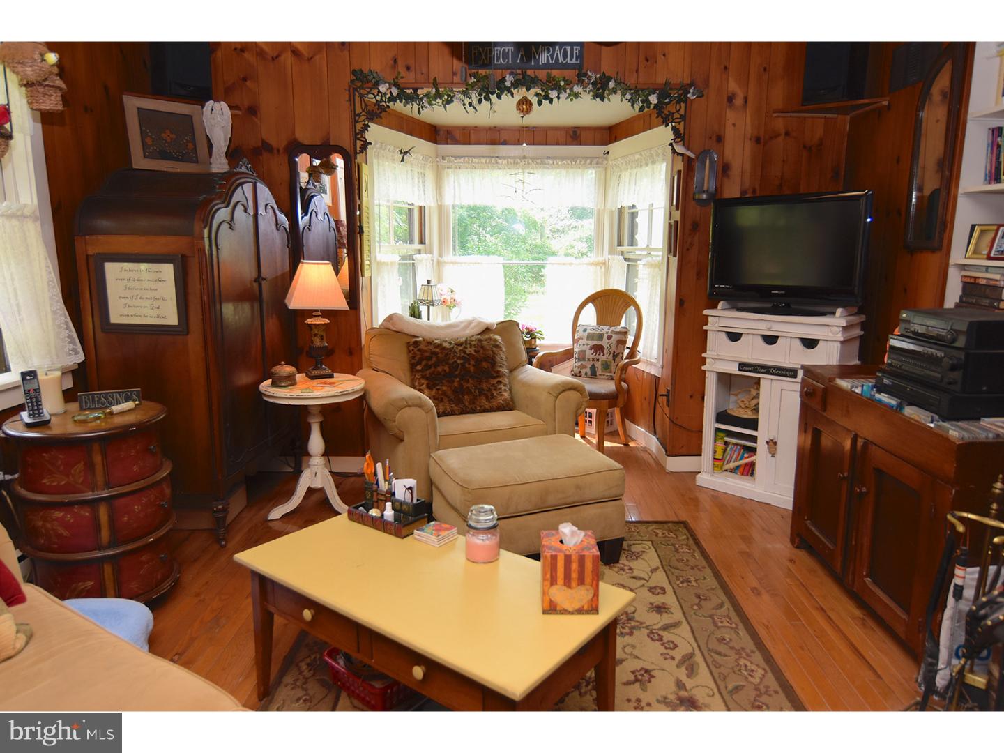 48 Fox Road Fleetwood, PA 19522 - Photo 3 of 24 Living Room