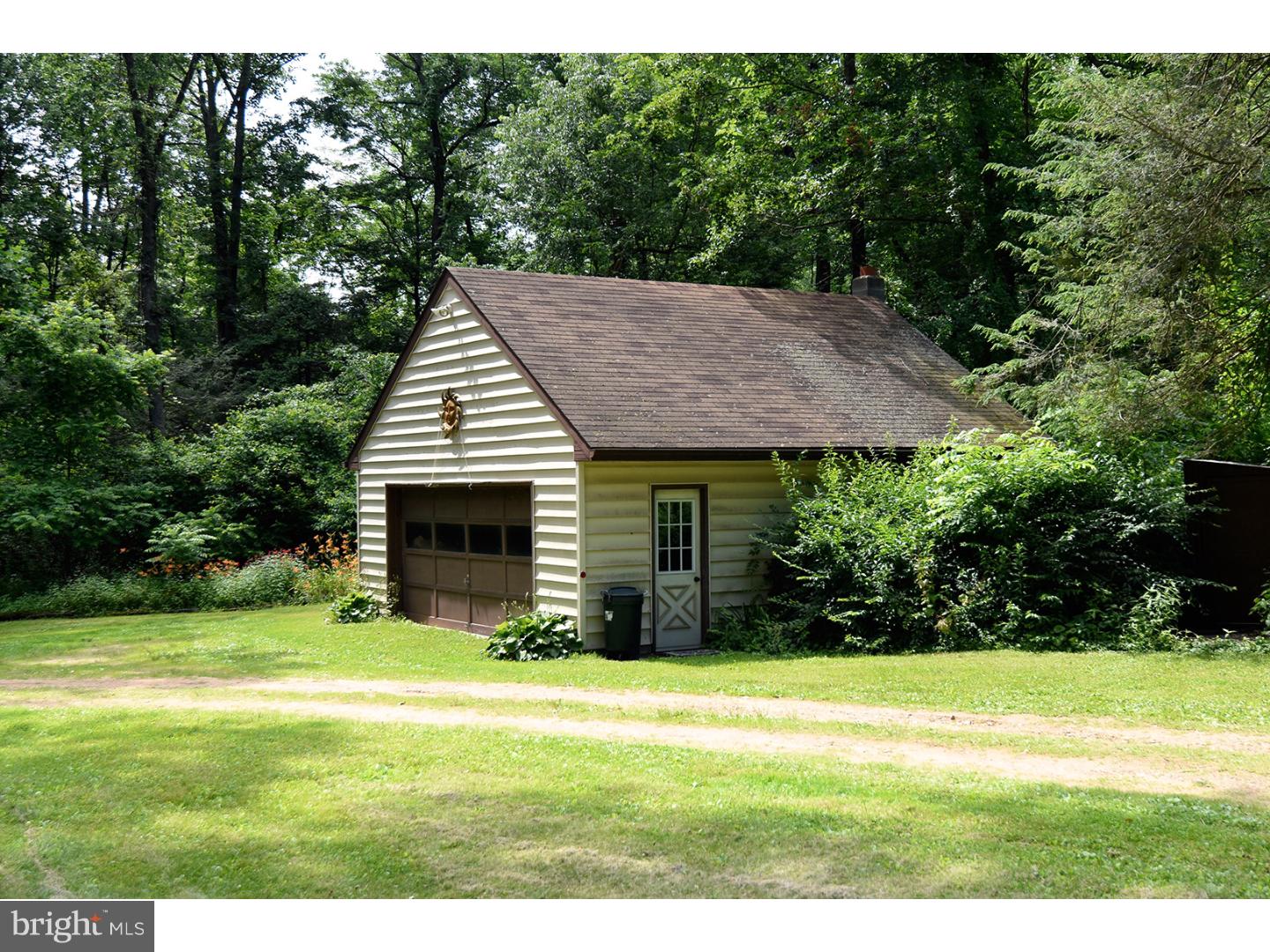 48 Fox Road Fleetwood, PA 19522 - Photo 23 of 24 Garage