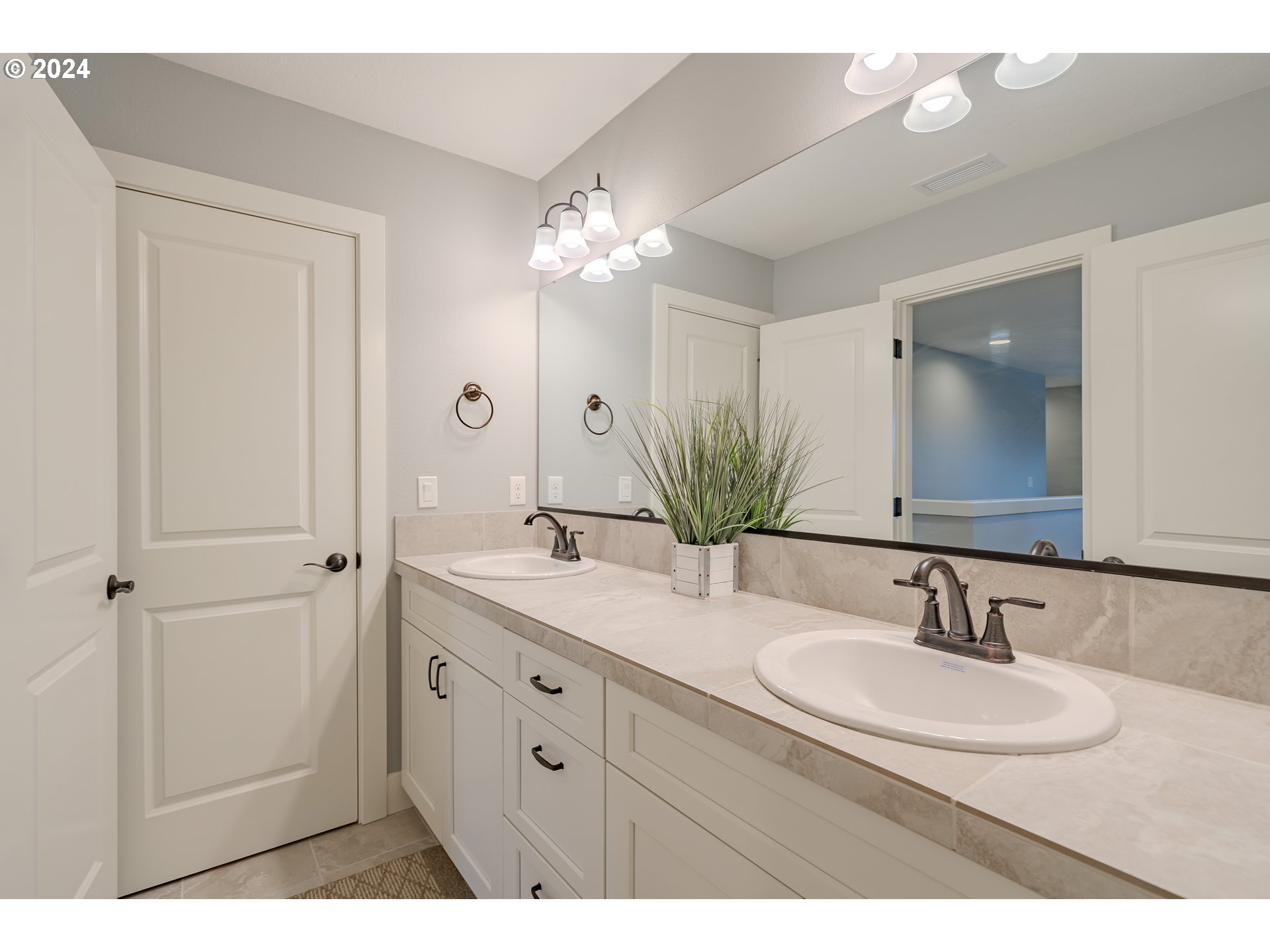 105 South 39th Drive Ridgefield, WA 98642 - Photo 20 of 33 Bathroom