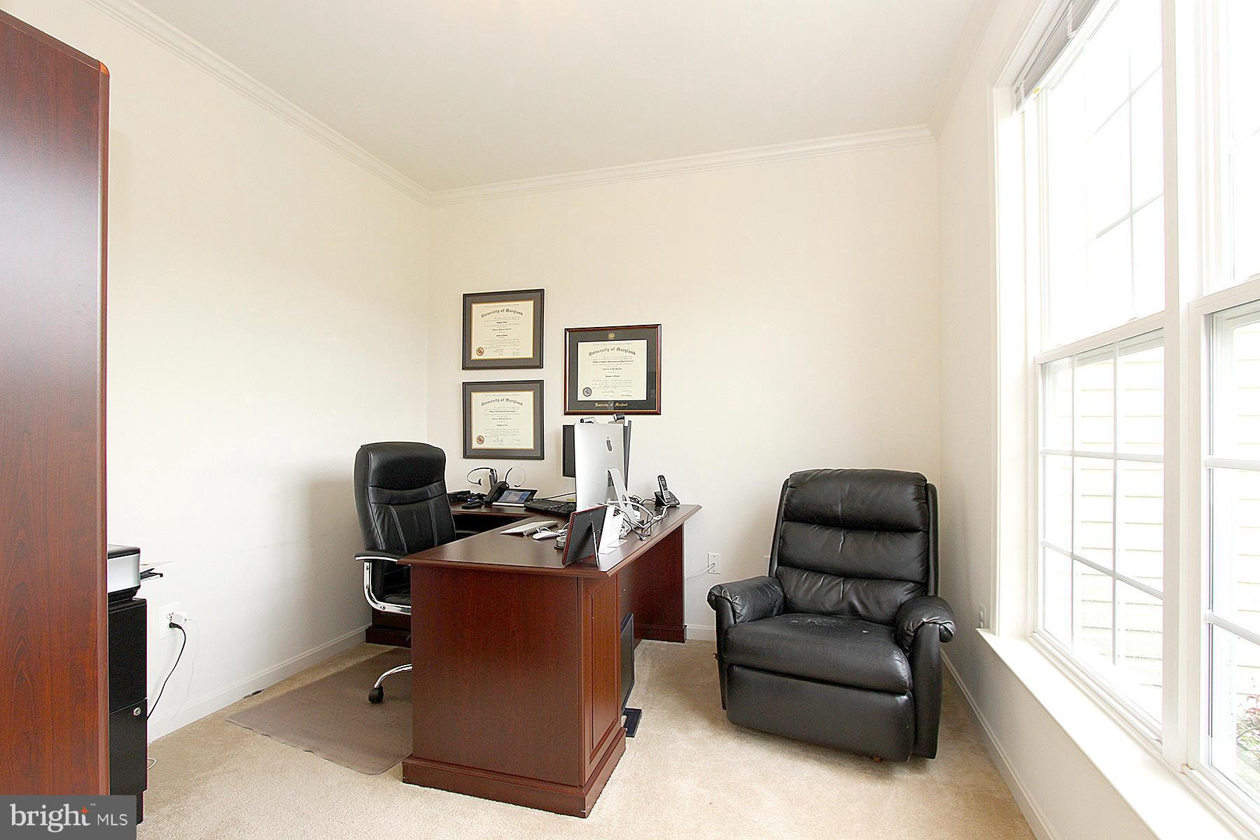 3901 Boatmans Circle Point of Rocks, MD 21777 - Photo 4 of 30 Main Level Office