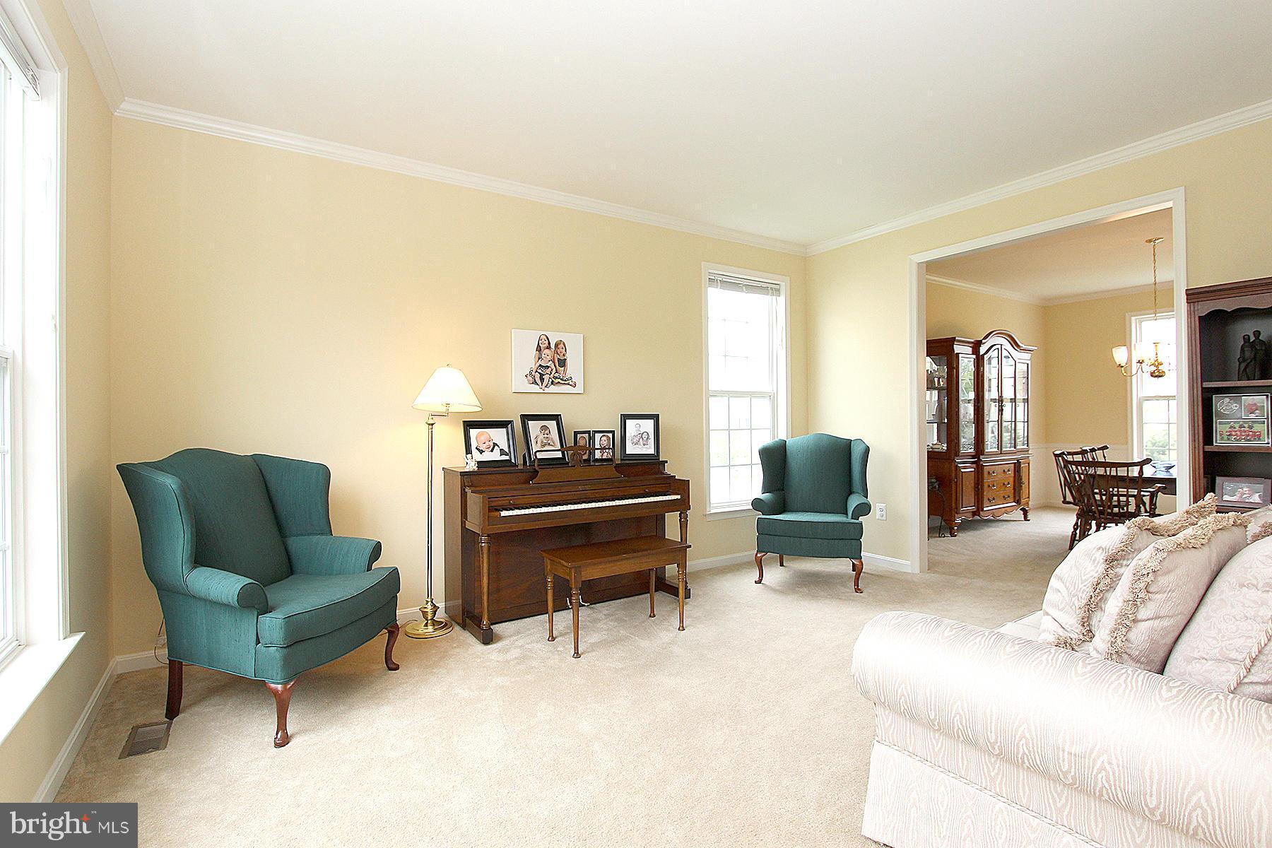 3901 Boatmans Circle Point of Rocks, MD 21777 - Photo 5 of 30 Living Room