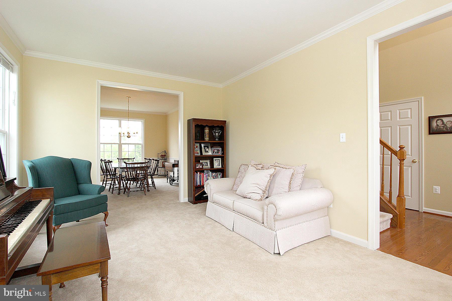 3901 Boatmans Circle Point of Rocks, MD 21777 - Photo 7 of 30 Living Room
