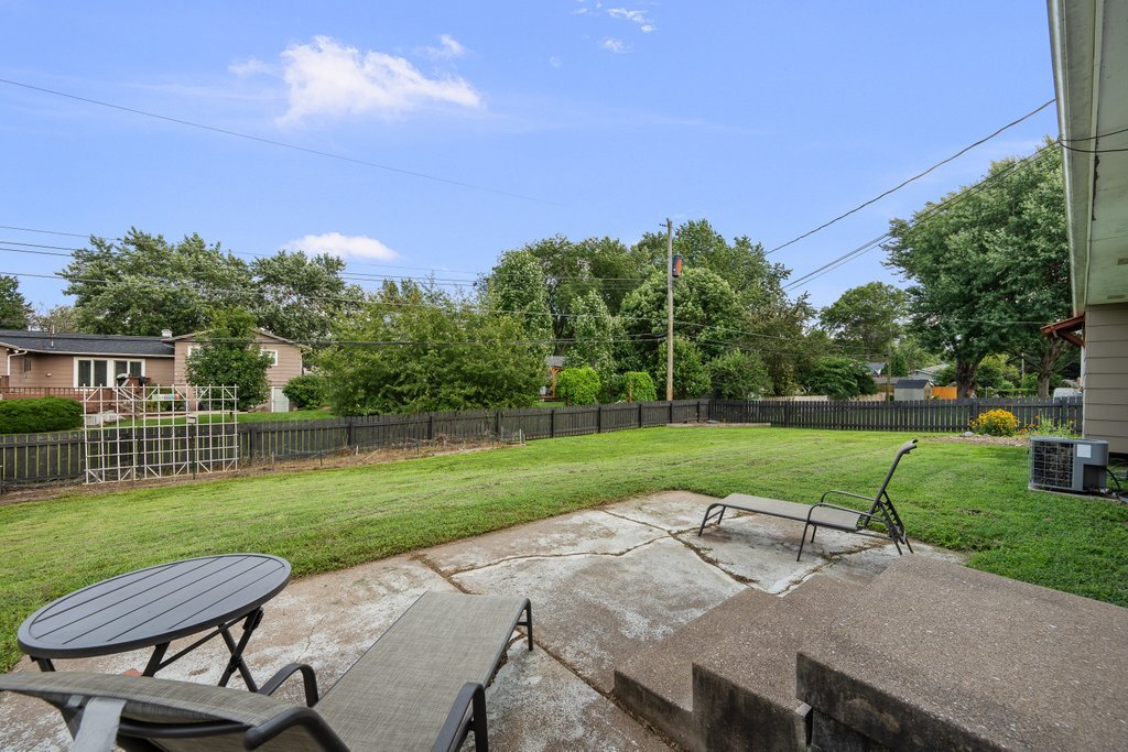 2831 Forest Road Davenport, IA 52803 - Photo 27 of 30