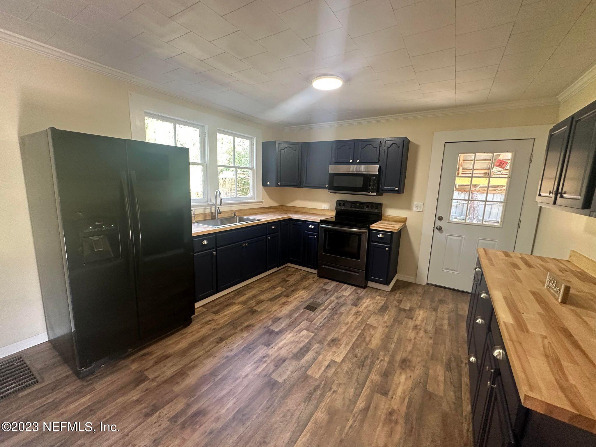 103 Screen Road Interlachen, FL 32148 - Photo 20 of 27 368557102_1351232389162111_4332268731876