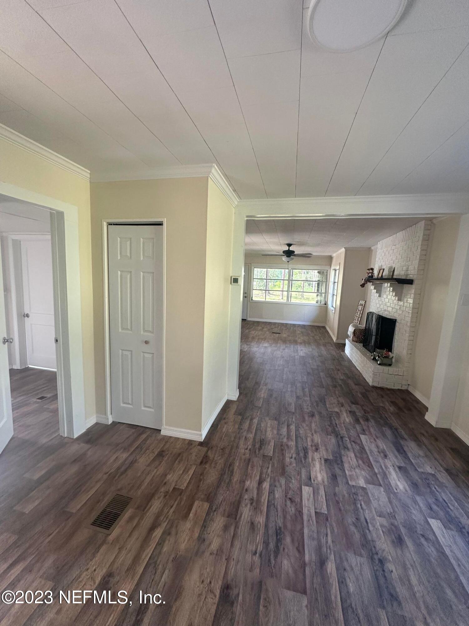 103 Screen Road Interlachen, FL 32148 - Photo 5 of 27 368400423_2057034374628890_8908924783380