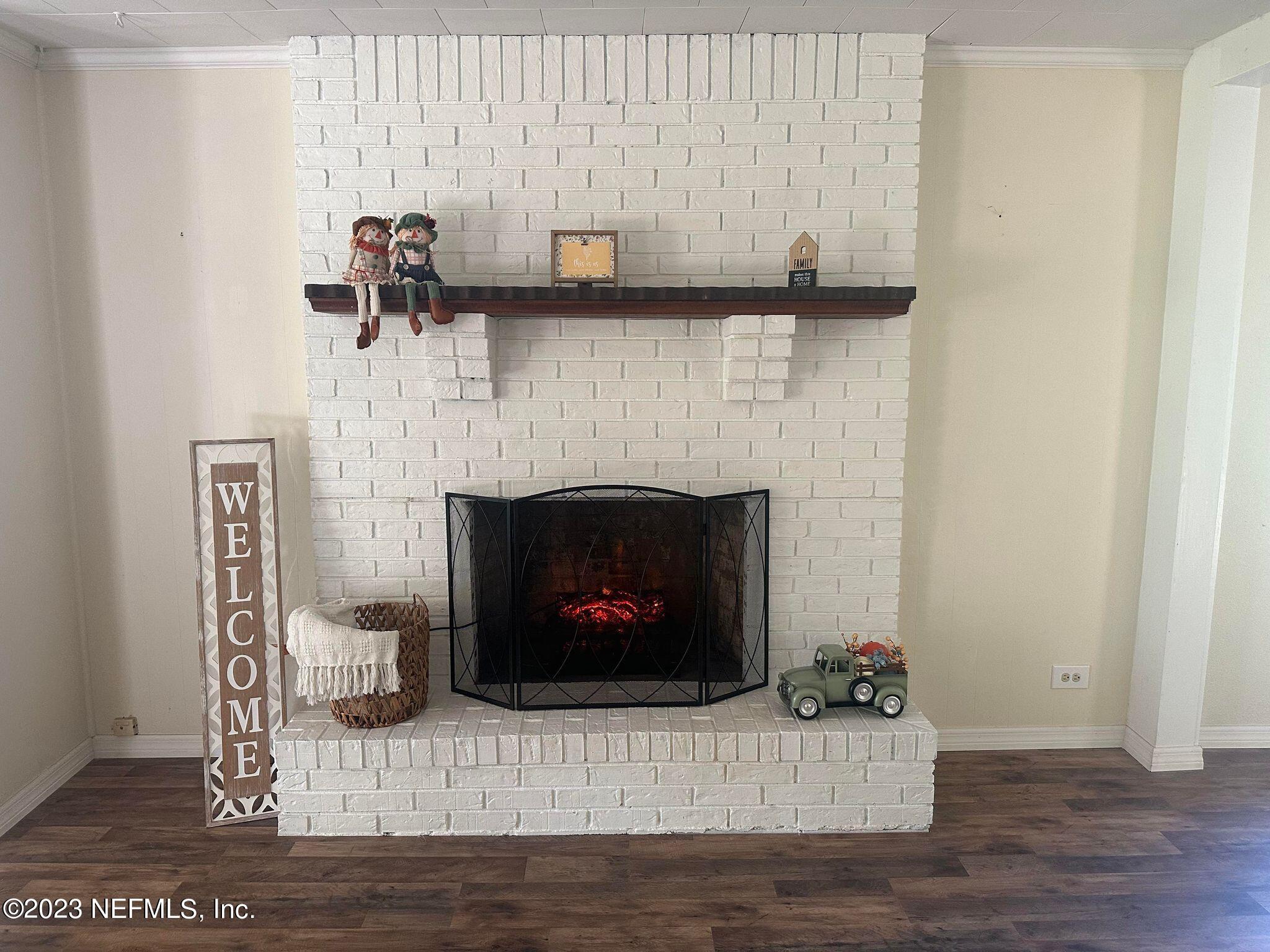 103 Screen Road Interlachen, FL 32148 - Photo 7 of 27 368572821_225127190525794_68732254329046