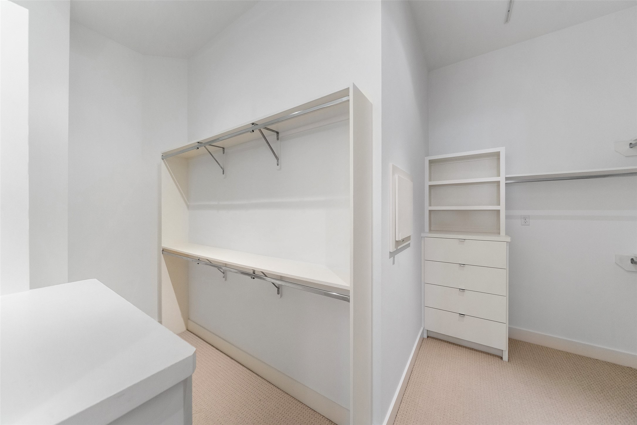 316 Birdsall Street Houston, TX 77007 - Photo 19 of 30 a view of an empty walk in closet