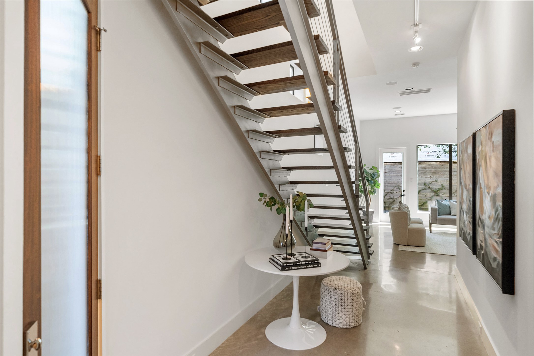 316 Birdsall Street Houston, TX 77007 - Photo 2 of 30 a view of entryway and workspace