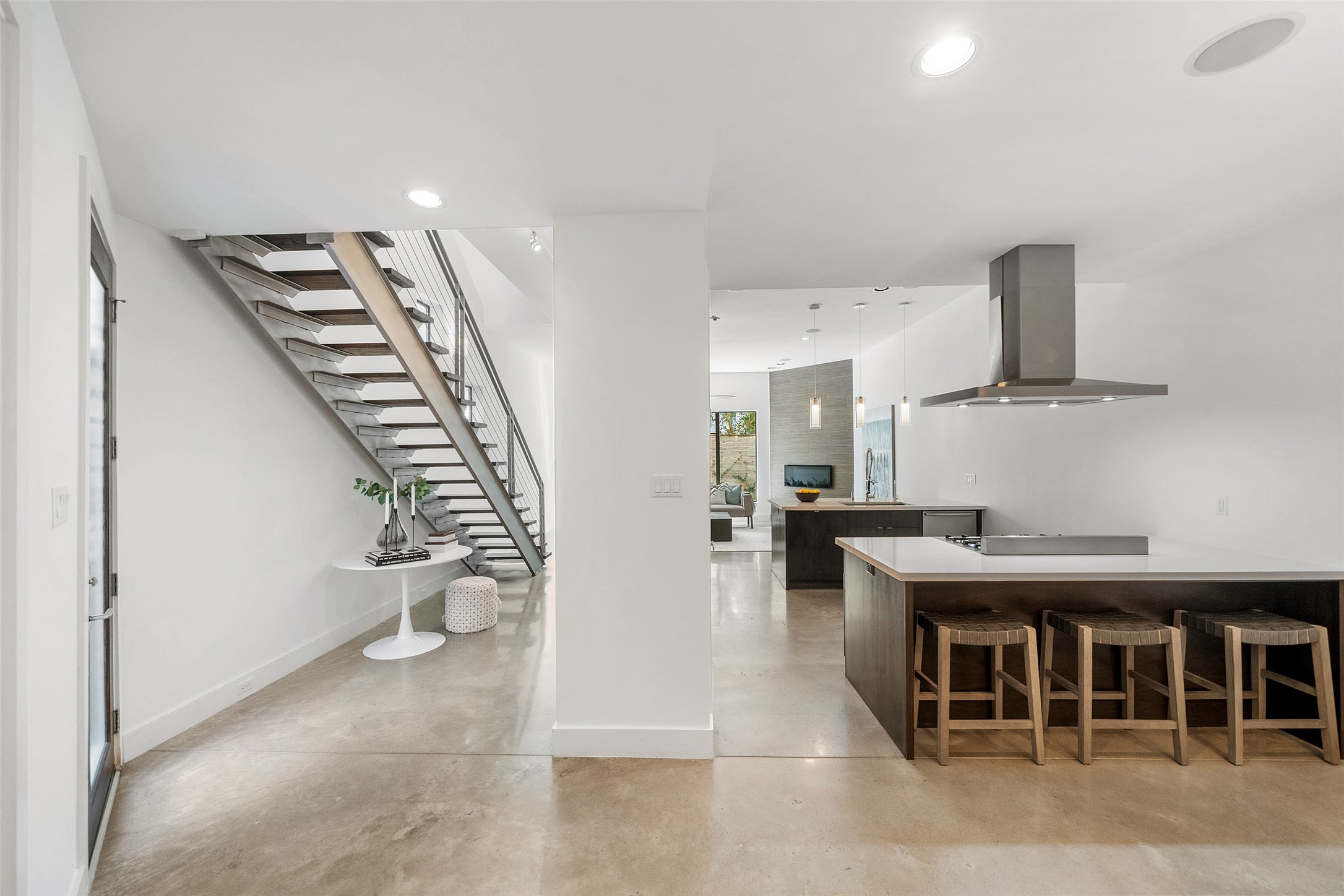 316 Birdsall Street Houston, TX 77007 - Photo 3 of 30 a view of a kitchen with furniture and an empty room