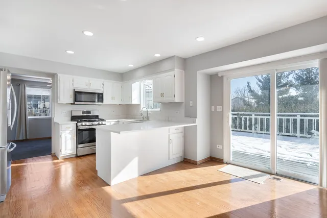 $429,900 | 923 Ontario Drive, Romeoville, IL 60446