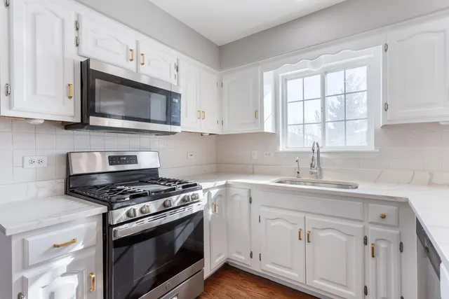 $429,900 | 923 Ontario Drive, Romeoville, IL 60446