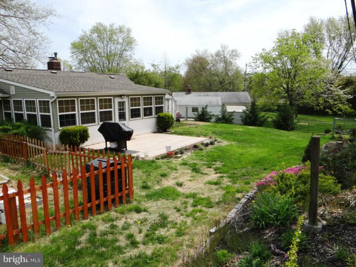 27 Vineyard Road Levittown, PA 19057 - Photo 13 of 14 Gallery Image 13