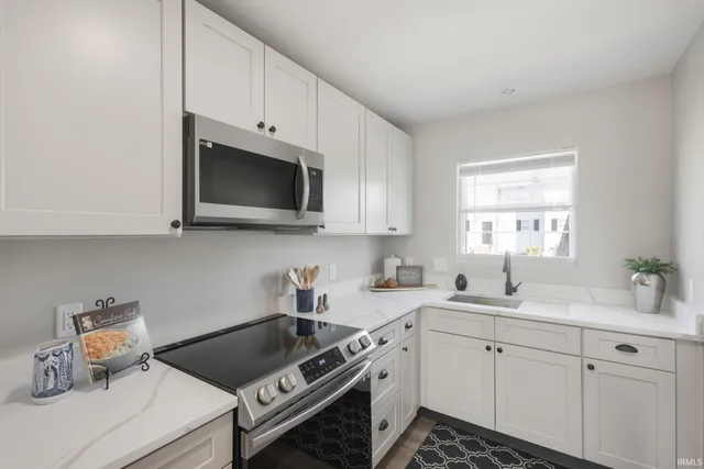 $389,900 | 421 North Eddy (lot 1) St Bend, Unit 1, South Bend, IN 46617