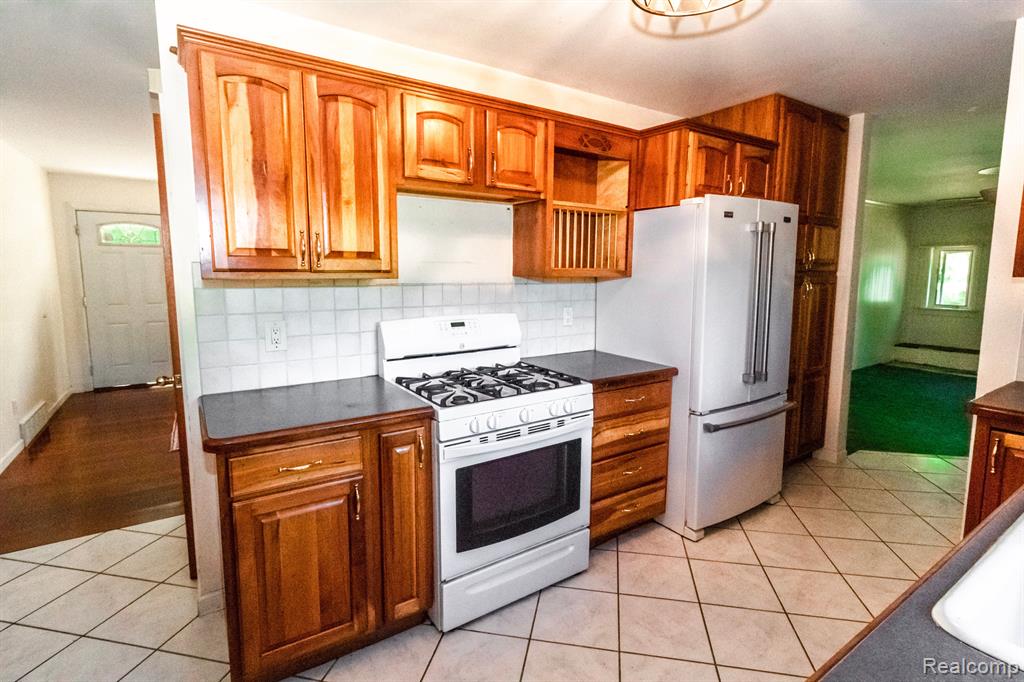 4834 Hegel Road Goodrich, MI 48438 - Photo 5 of 33