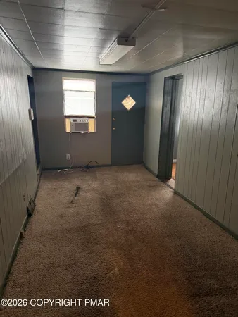 a view of empty room with window