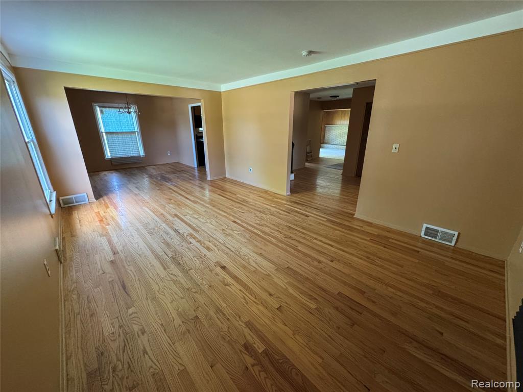 28330 Lahser Road Southfield, MI 48076 - Photo 7 of 16