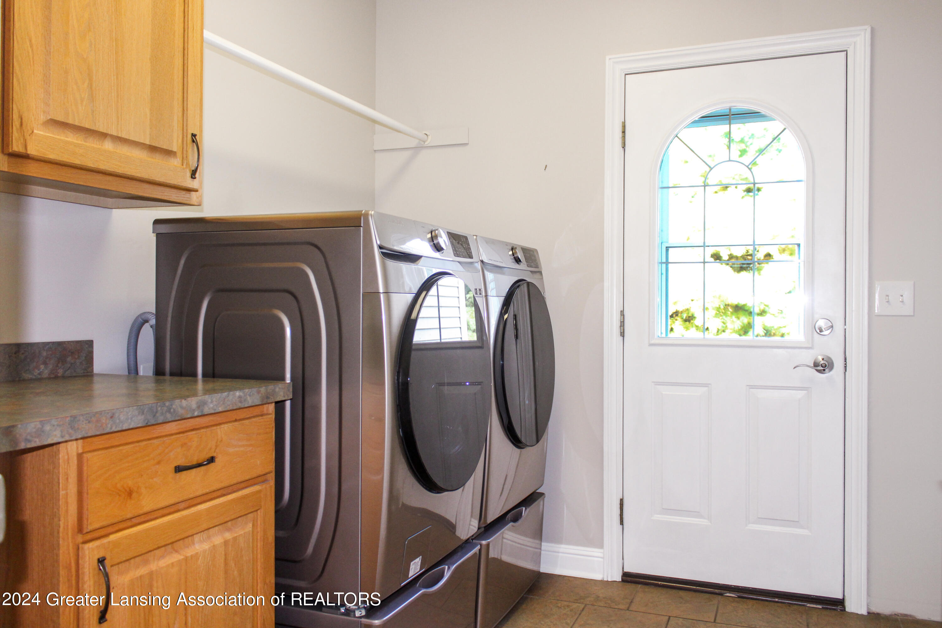 4142 Curtice Road Mason, MI 48854 - Photo 16 of 94 Laundry room