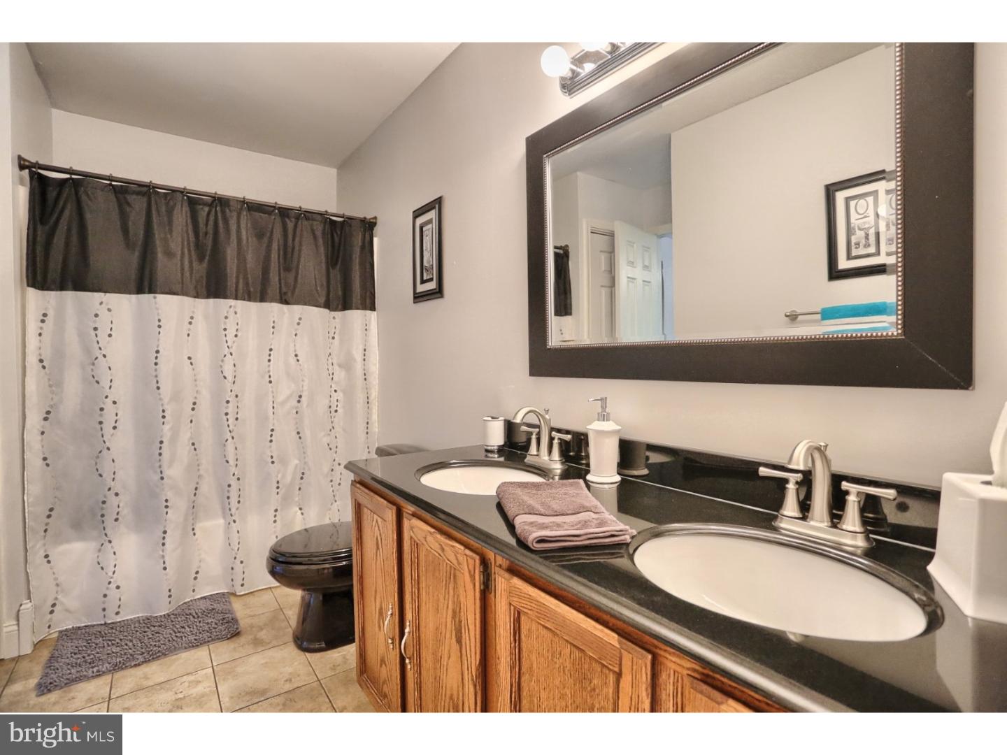 5007 Farming Ridge Boulevard Reading, PA 19606 - Photo 15 of 24 Bathroom