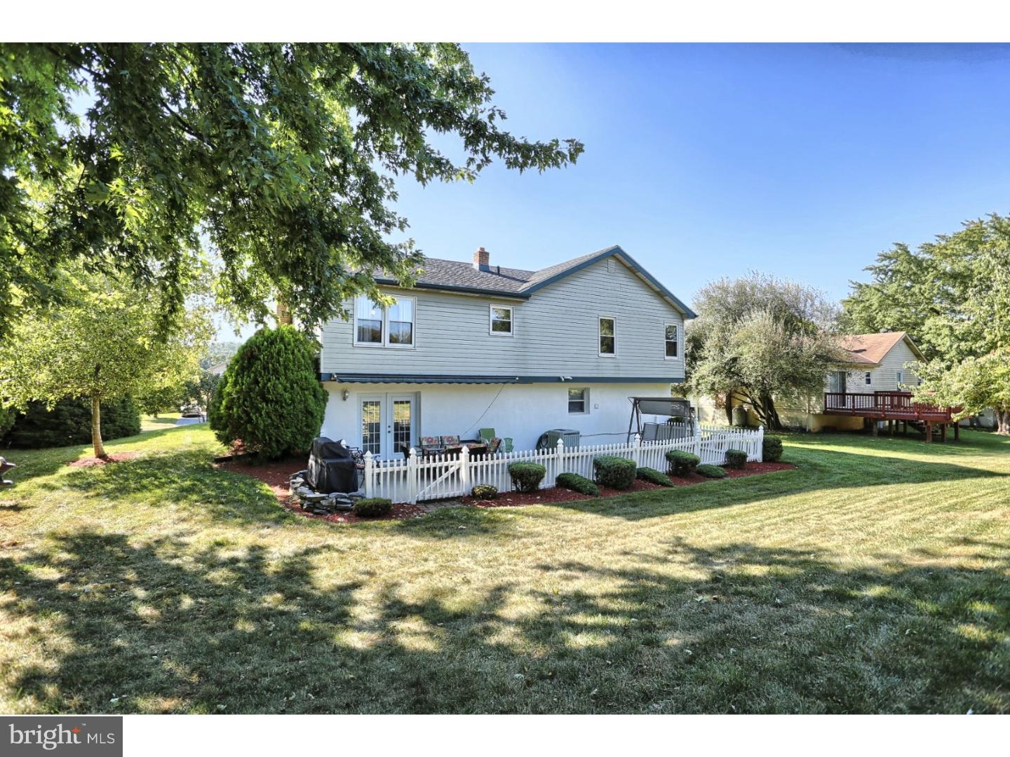 5007 Farming Ridge Boulevard Reading, PA 19606 - Photo 3 of 24