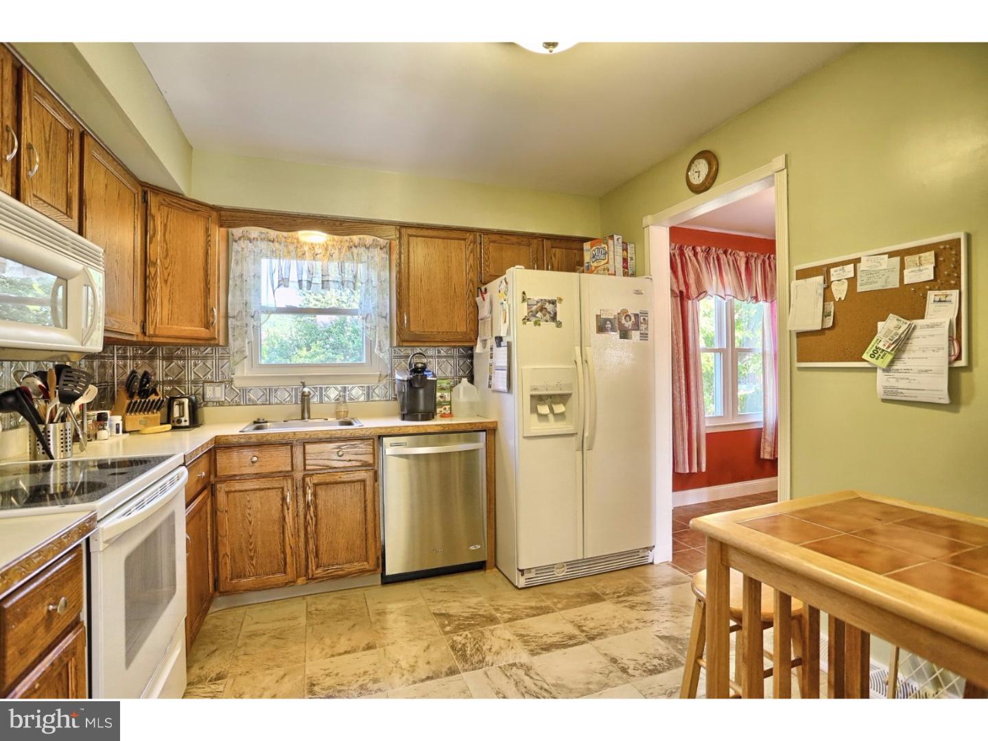 5007 Farming Ridge Boulevard Reading, PA 19606 - Photo 10 of 24 Kitchen