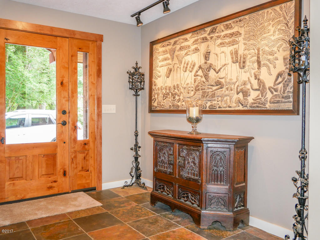 847 Hamer Road Siletz, OR 97380 - Photo 17 of 79 Entry with slate floor