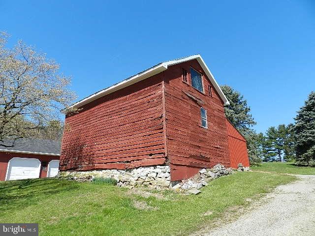 4595 Wolfs Church Road York, PA 17408 - Photo 5 of 33 Gallery Image 5