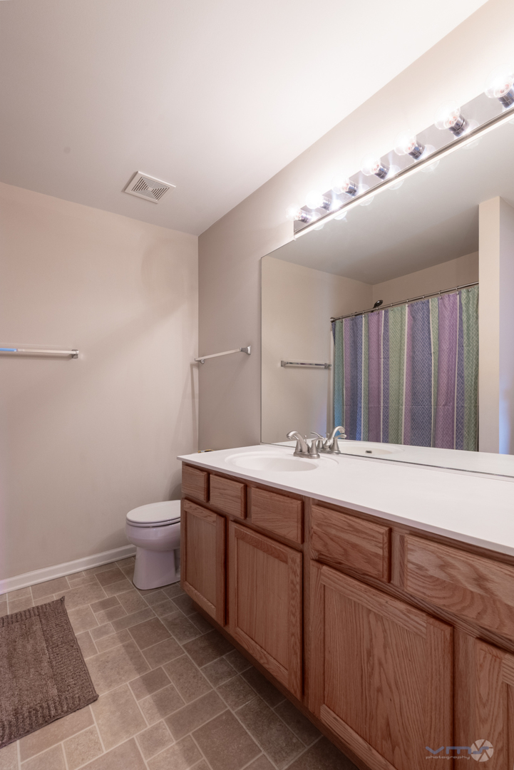 2490 Anna Way Elgin, IL 60124 - Photo 16 of 24