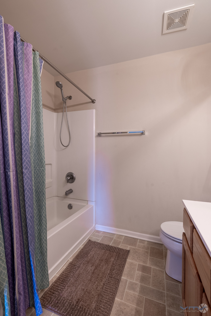 2490 Anna Way Elgin, IL 60124 - Photo 17 of 24