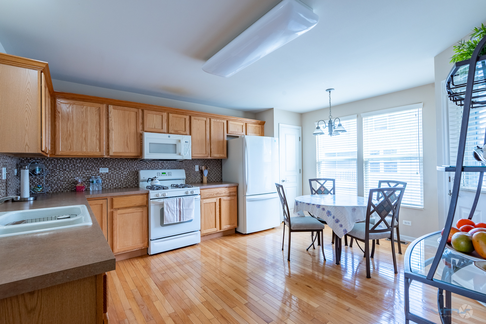 2490 Anna Way Elgin, IL 60124 - Photo 8 of 24