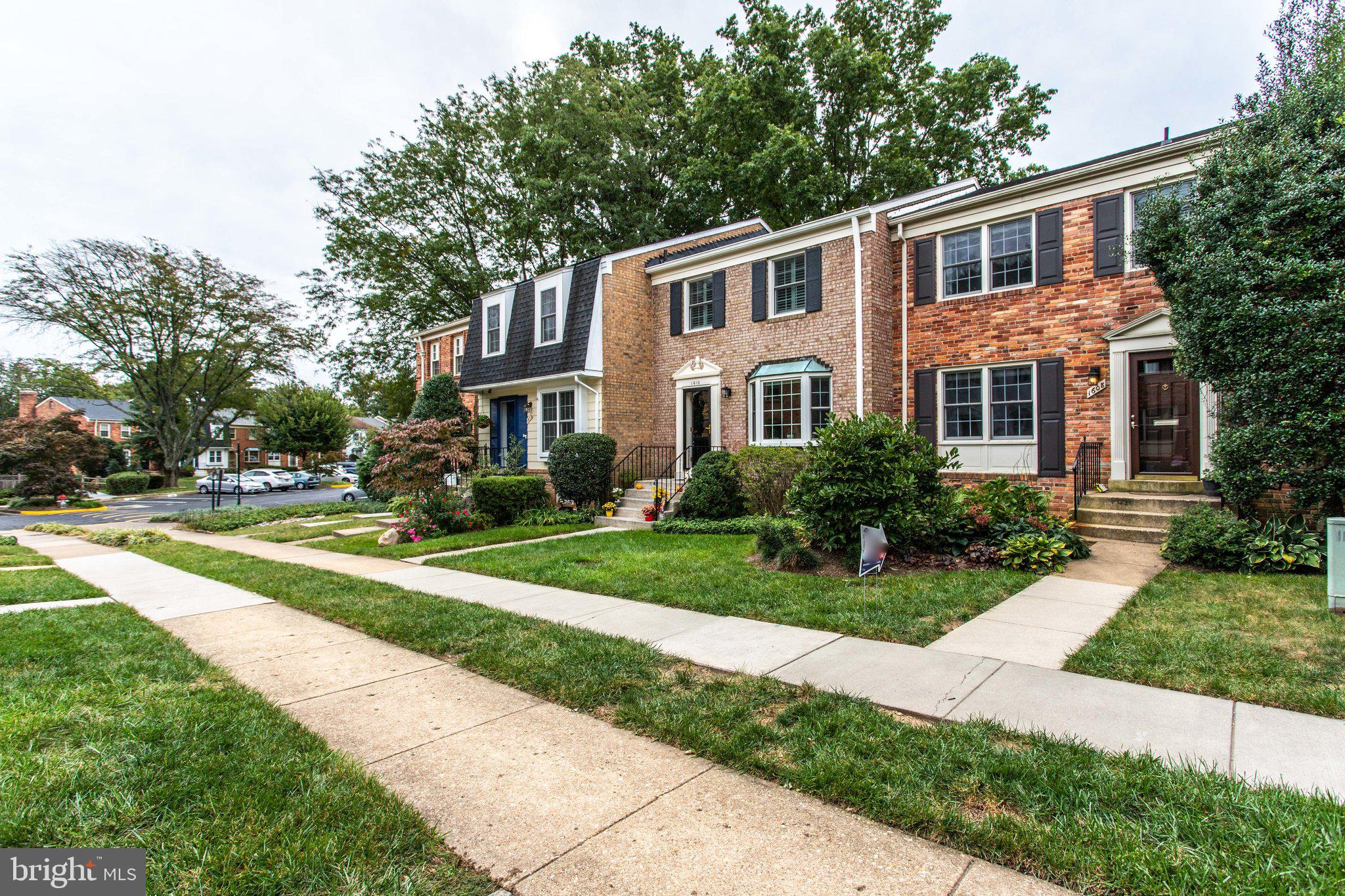 1608 Dunterry Place McLean, VA 22101 - Photo 3 of 41