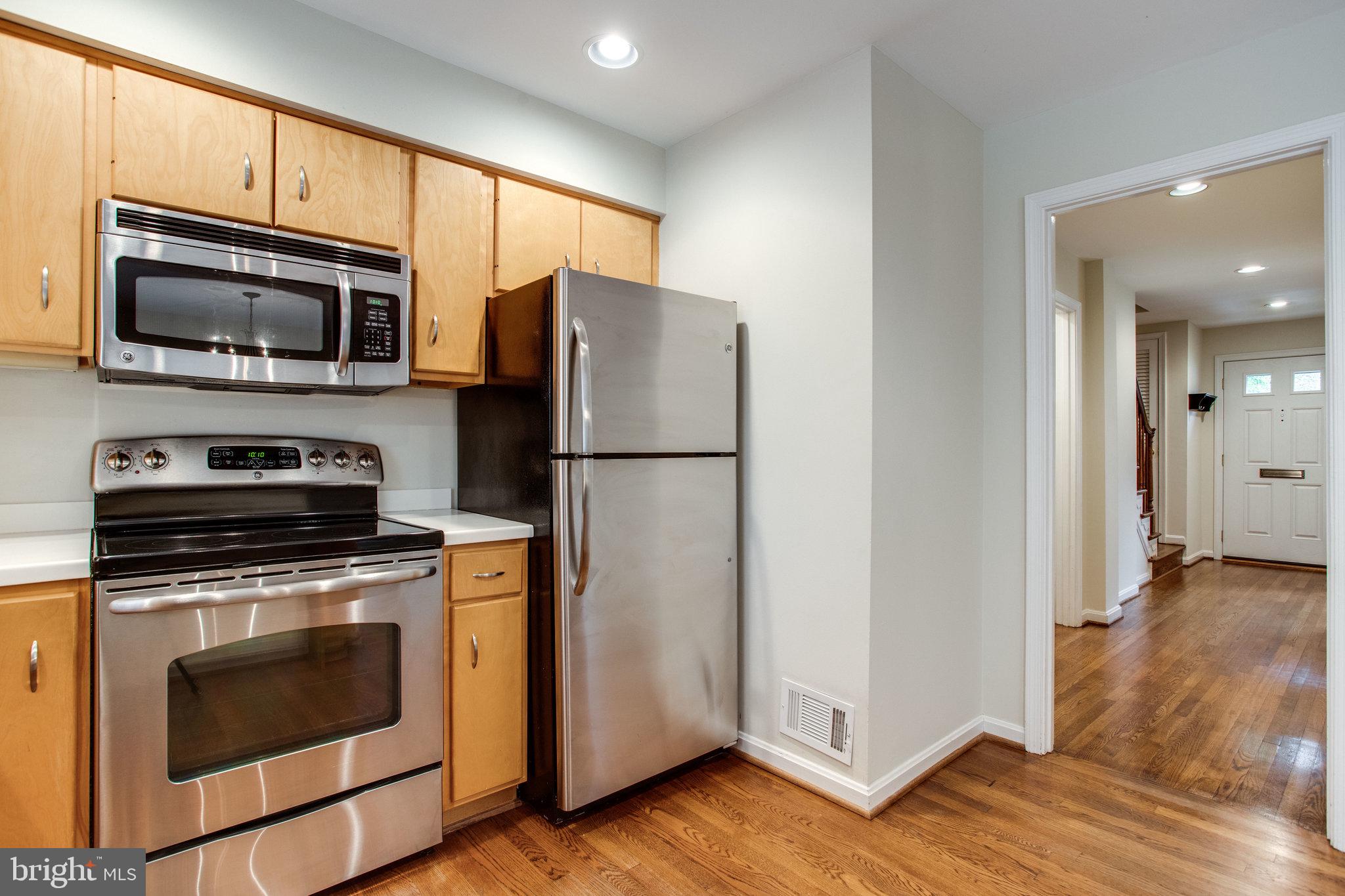 1608 Dunterry Place McLean, VA 22101 - Photo 5 of 41