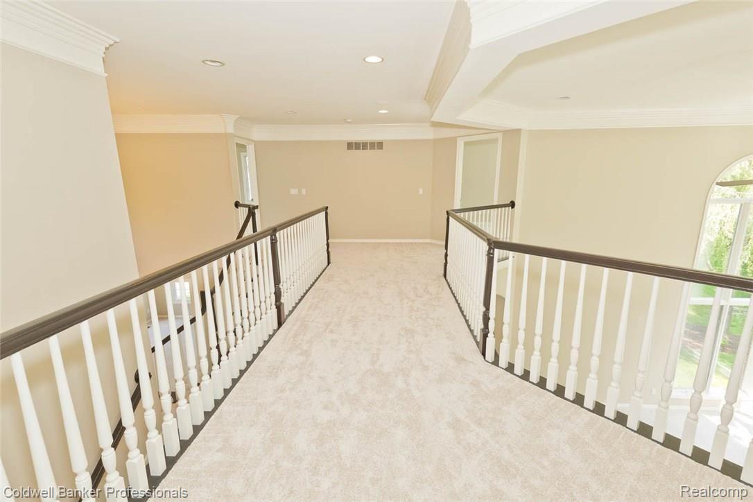 5329 Keswick Court Rochester, MI 48306 - Photo 28 of 64 Wide hall!