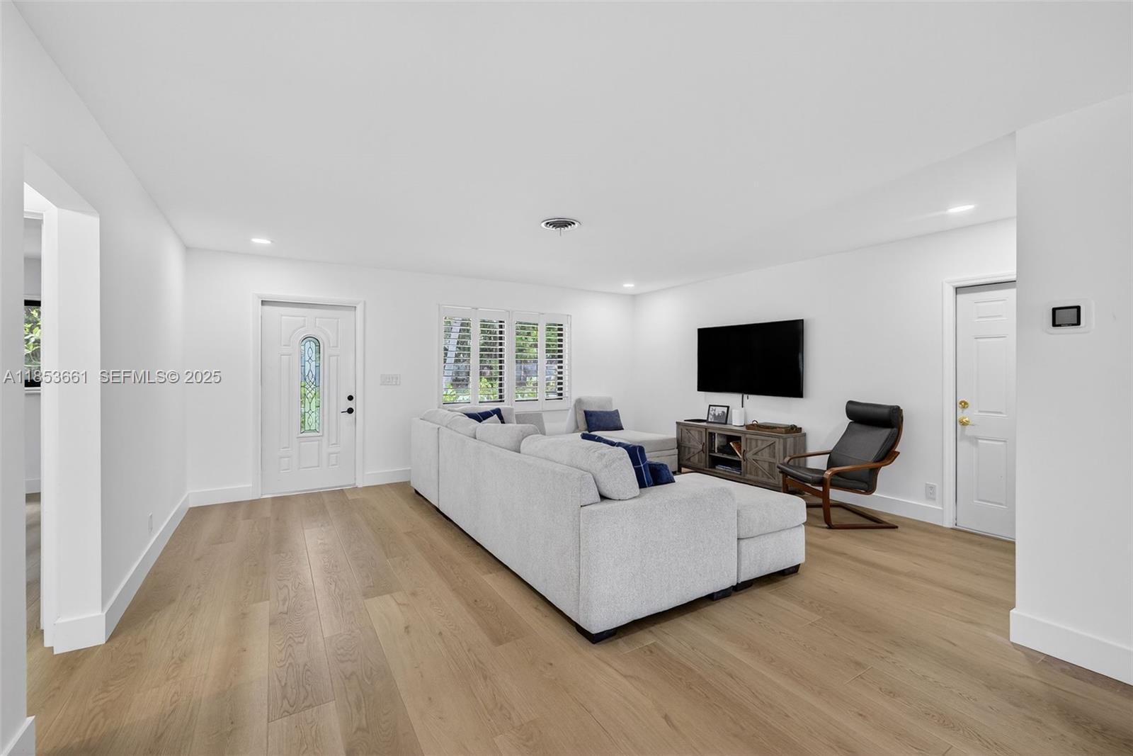 2481 Southeast 15th Street Pompano Beach, FL 33062 - Photo 13 of 35