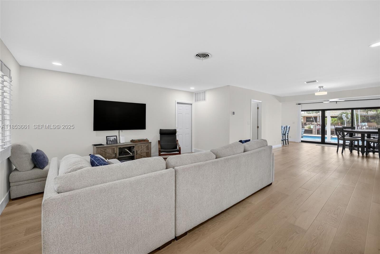 2481 Southeast 15th Street Pompano Beach, FL 33062 - Photo 14 of 35