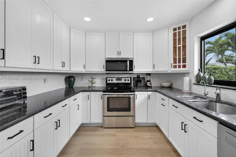 $1,488,000 | 2481 Southeast 15th Street, Pompano Beach, FL 33062