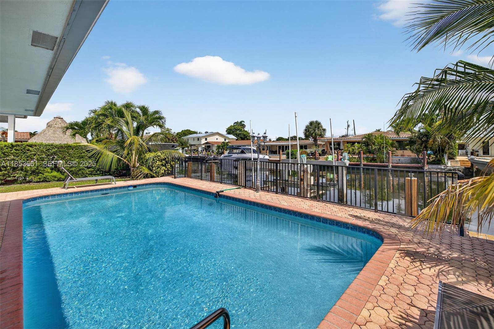 2481 Southeast 15th Street Pompano Beach, FL 33062 - Photo 3 of 35