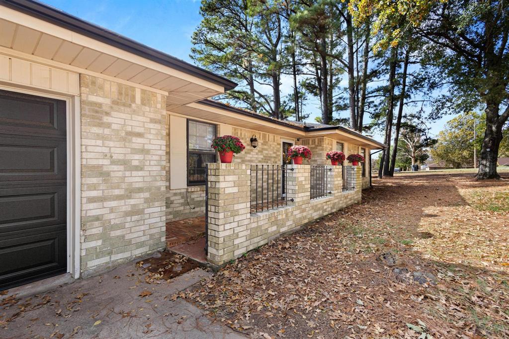 498 McCraw Lane Denison, TX 75021 - Photo 3 of 40